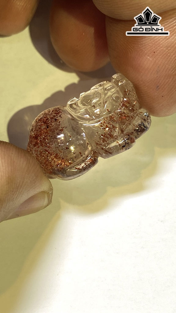 Mặt Dây Chuyền Tỳ Hưu Đá Thạch Anh Tóc Dâu Tây Cao 25 Ngang 16,5 Sâu 11,8 (mm) 7,8g