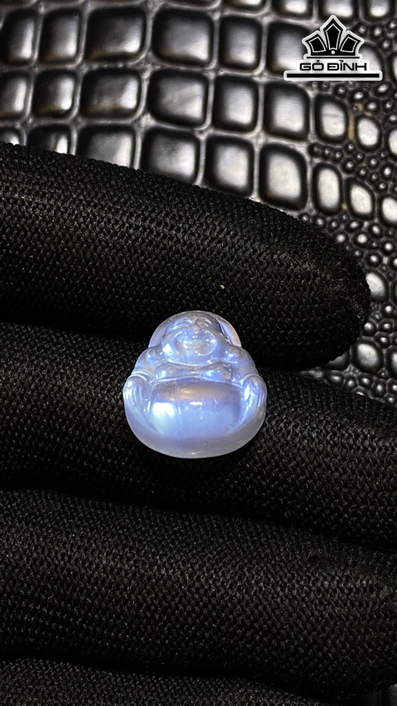 Mặt Dây Di Lặc Đá Mặt Trăng (Moonstone) Cao 16 Ngang 15 Sâu 8 (mm) 15cts