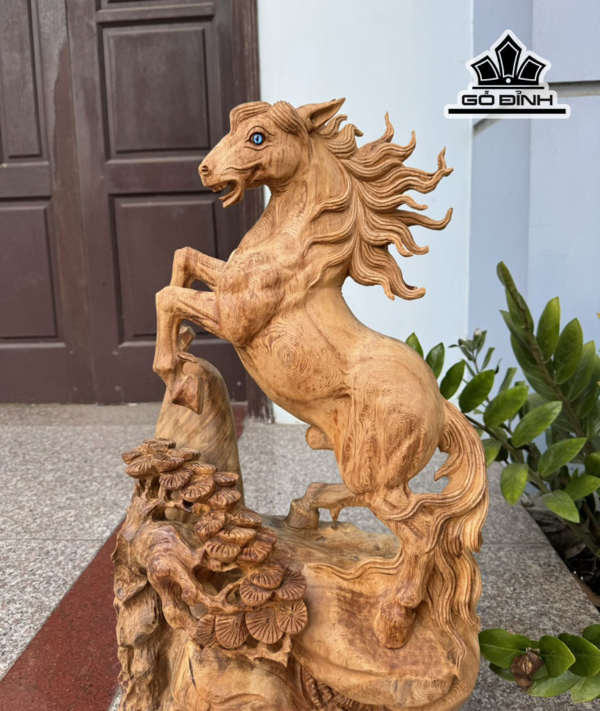 tuong-ngua-phong-thuy-nhat-ma-phi-thien-go-ngoc-am-cao-66-ngang-37-sau-21-cm-445027