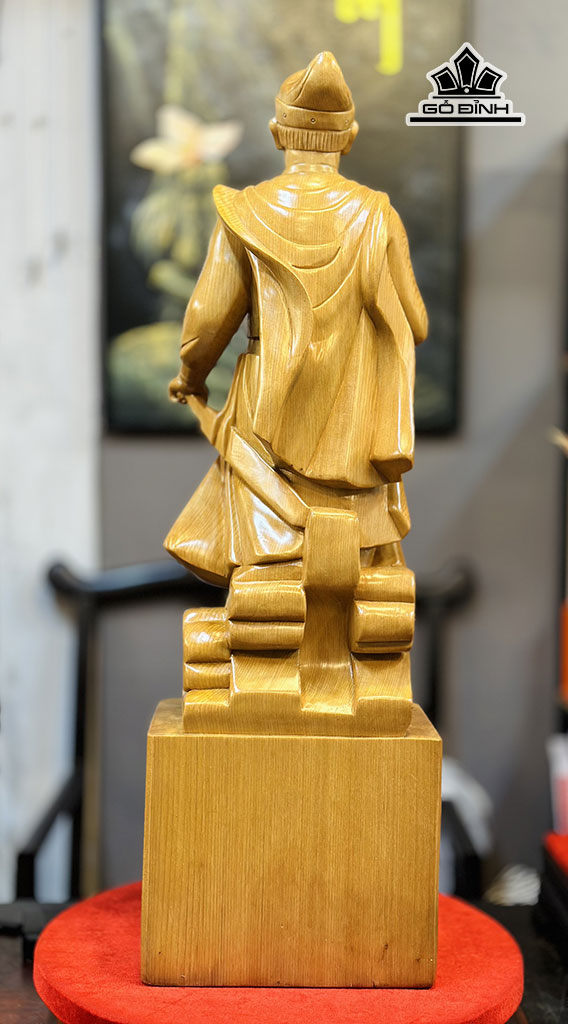 tuong-tran-quoc-tuan-go-ngoc-am-cao-81-ngang-25-sau-20-cm-445114