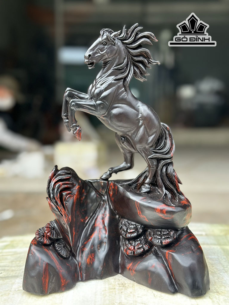 tuong-ngua-phong-thuy-nhat-ma-phi-thien-go-trac-cao-30-ngang-20-sau-14-cm-445557