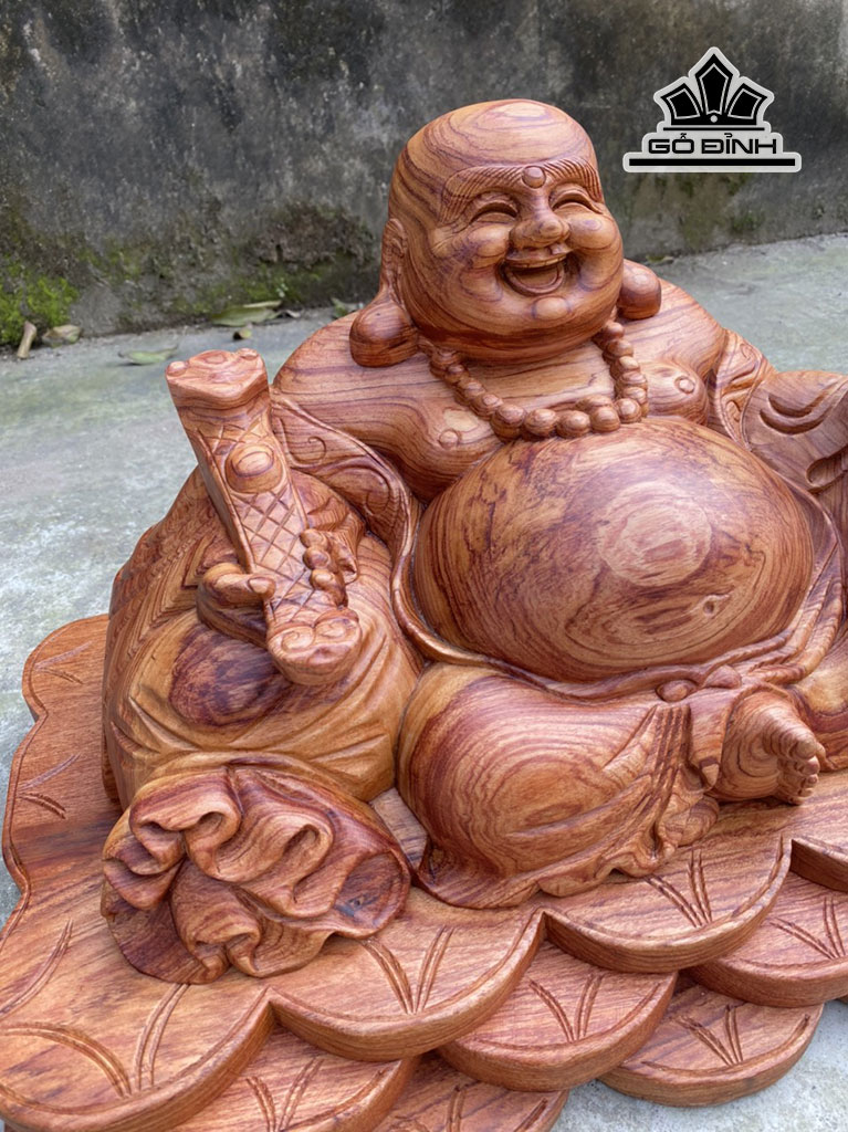 tuong-phat-di-lac-ngoi-tien-vang-go-huong-da-cao-29-ngang-50-sau-30-cm-445562