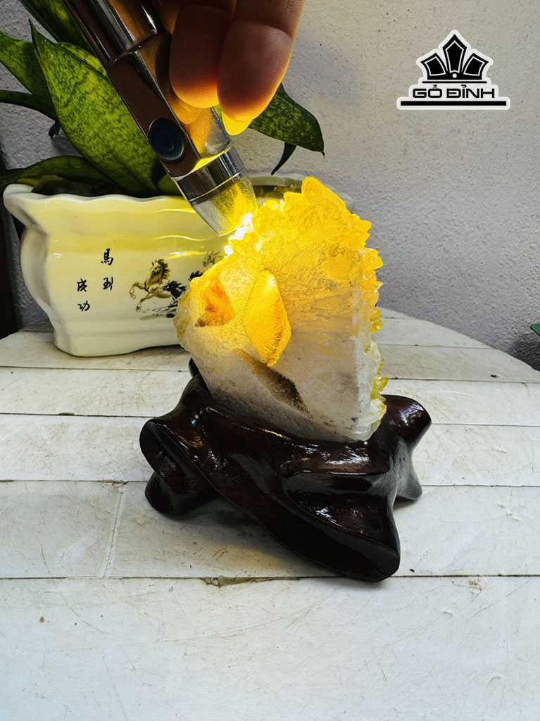 tinh-the-da-thach-anh-vang-cao-14-ngang-10-cm-08kg-445701