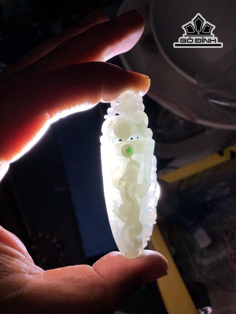 mat-day-chuyen-nanh-da-cam-thach-cao-686-ngang-218-sau-148-mm-25g-445865