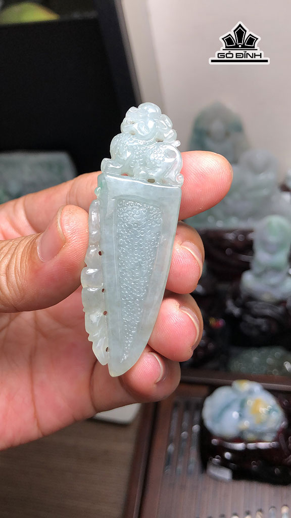 mat-day-chuyen-nanh-da-cam-thach-cao-686-ngang-218-sau-148-mm-25g-445866