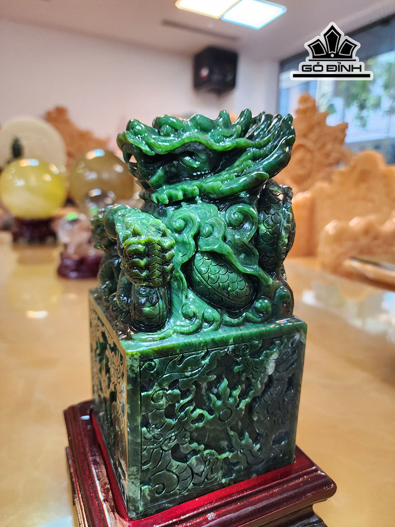 an-rong-cuu-long-da-ngoc-bich-nephrite-jade-cao-10-ngang-10-sau-20-cm-45kg-446109