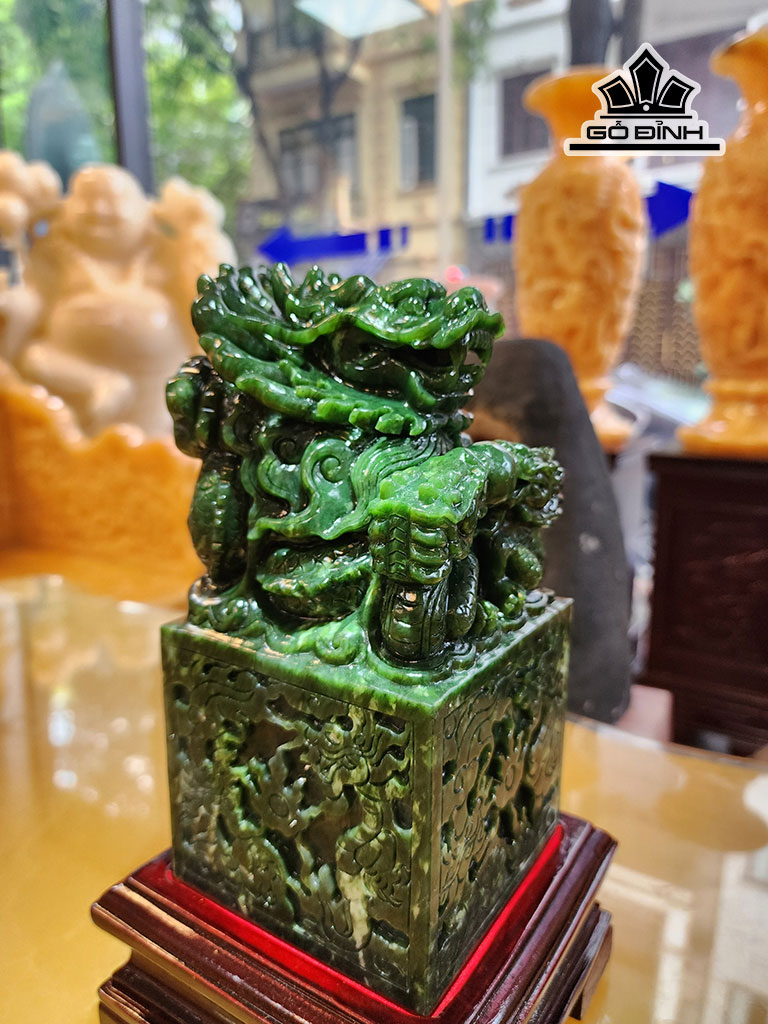 an-rong-cuu-long-da-ngoc-bich-nephrite-jade-cao-10-ngang-10-sau-20-cm-45kg-446110