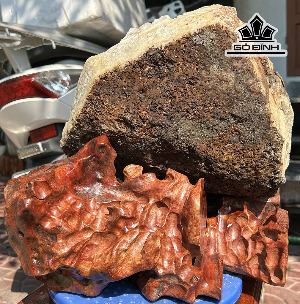 tac-pham-da-thach-anh-vang-cao-32-ngang-31-cm-124kg-446311