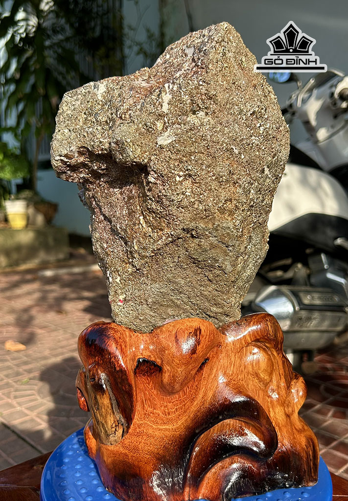 vang-gam-tinh-the-da-pyrite-cao-36-ngang-20-cm-102kg-446345
