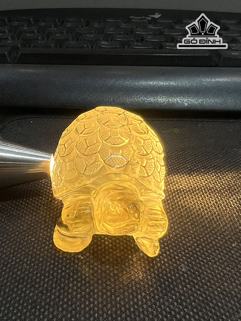 tac-pham-cu-rua-da-thach-anh-vang-cao-57-ngang-33-cm-446406