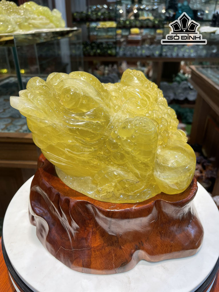 tac-pham-thiem-thu-da-thach-anh-vang-cao-26-ngang-23-sau-16-de-cao-28-ngang-26-sau-23-cm-79kg-446468