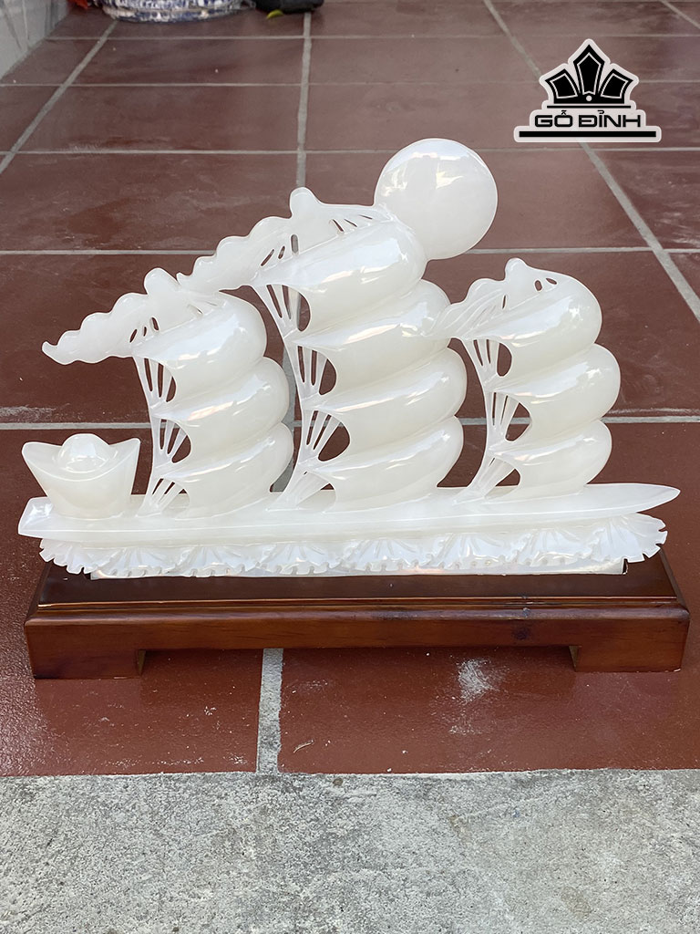 tac-pham-thuan-buon-xuoi-gio-da-onyx-trang-cao-40-ngang-27-sau-35-cm-446746