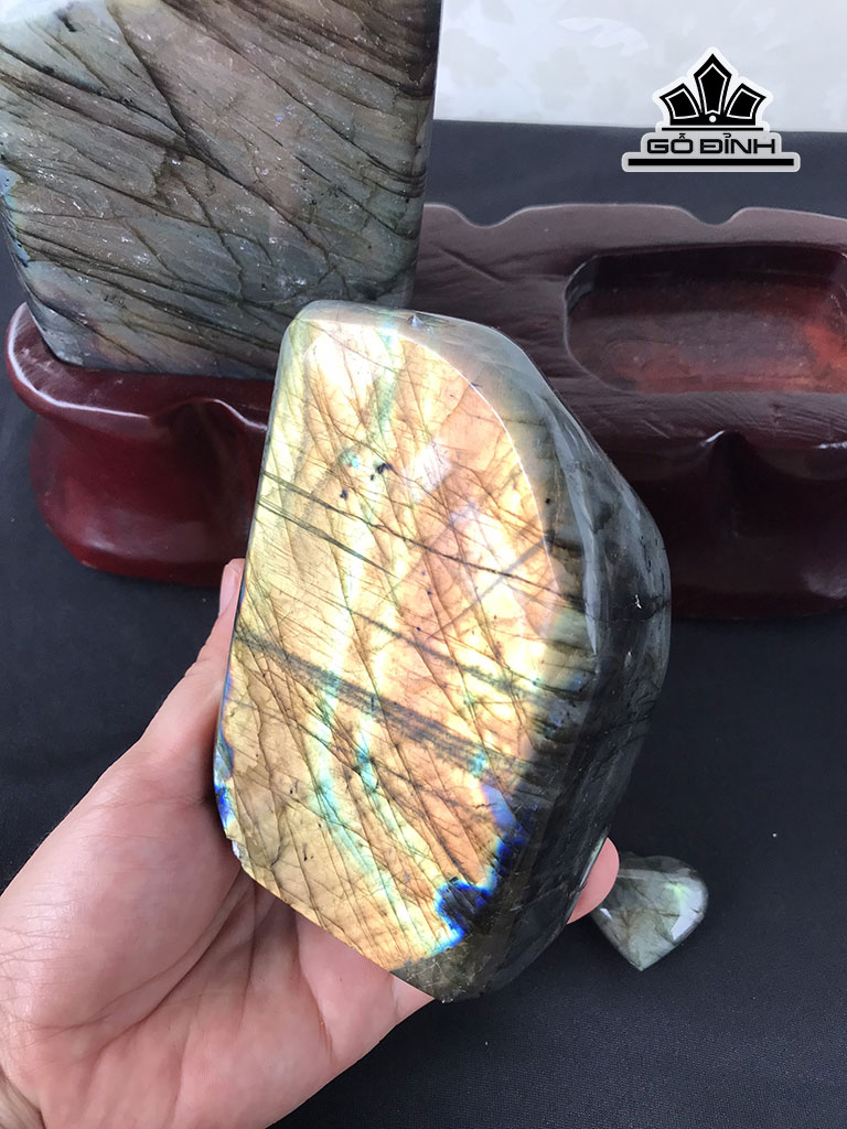 tac-pham-phu-the-nguyet-quang-da-xa-cu-labradorite-cao-185-ngang-26-sau-11-cm-22kg-446842