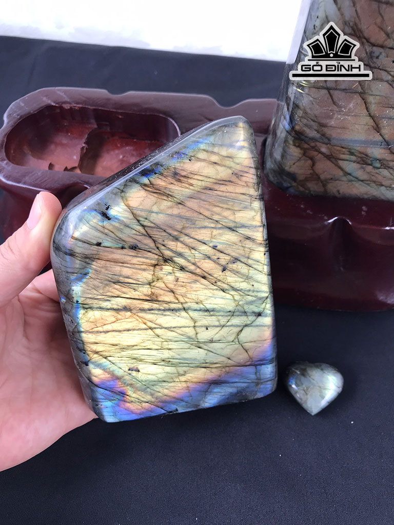 tac-pham-phu-the-nguyet-quang-da-xa-cu-labradorite-cao-185-ngang-26-sau-11-cm-22kg-446843