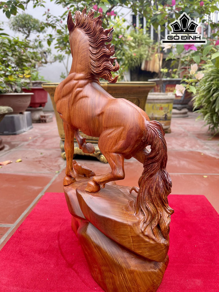 tuong-ngua-phong-thuy-nhat-ma-thong-dong-go-cam-cao-46-ngang-27-sau-13-cm-447117