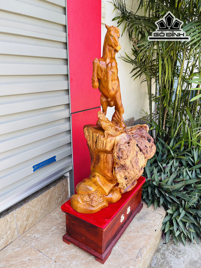 tuong-ngua-phong-thuy-nhat-ma-phi-thien-go-nu-huong-cao-85-ca-ky-106-ngang-50-sau-35-cm-447427