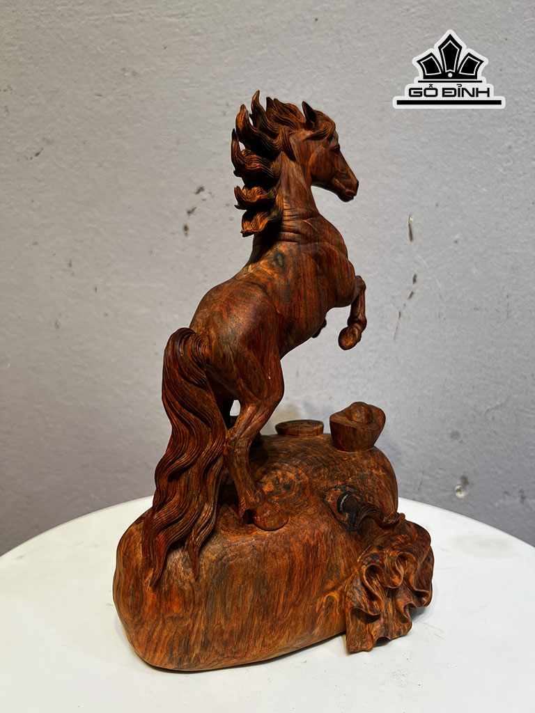 tuong-ngua-phong-thuy-nhat-ma-phi-thien-go-trac-cao-25-ngang-16-sau-11-cm-447589