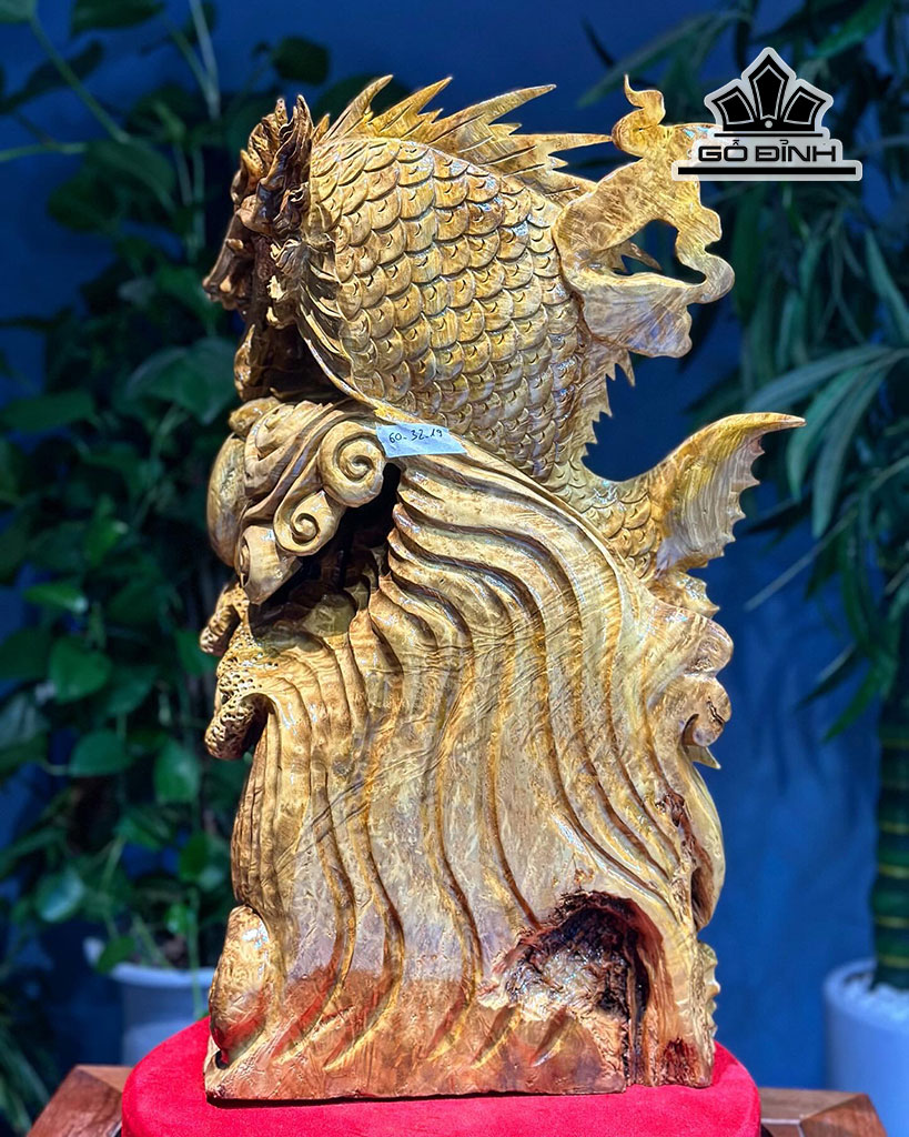 tuong-ca-chep-hoa-rong-go-nu-khao-cao-60-ngang-32-sau-19-cm-447632
