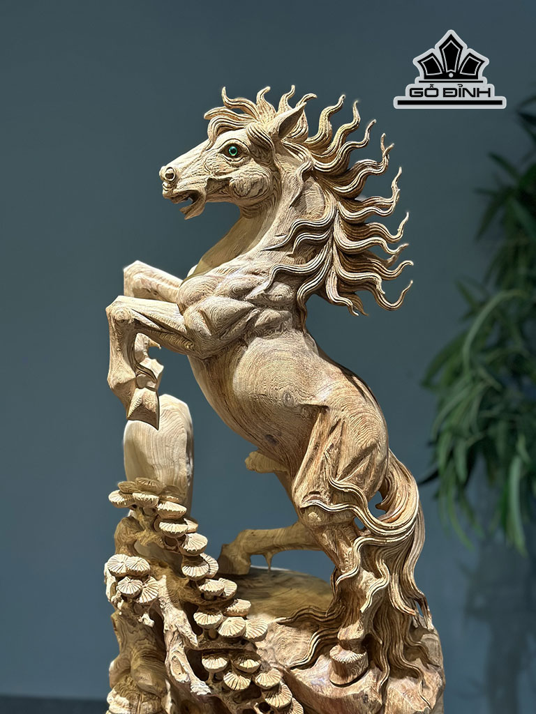 tuong-ngua-phong-thuy-nhat-ma-phi-thien-go-ngoc-am-cao-80-ngang-33-sau-20-cm-447649