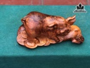 tuong-heo-phong-thuy-go-huong-cao-20-ngang-43-sau-22-cm-447842