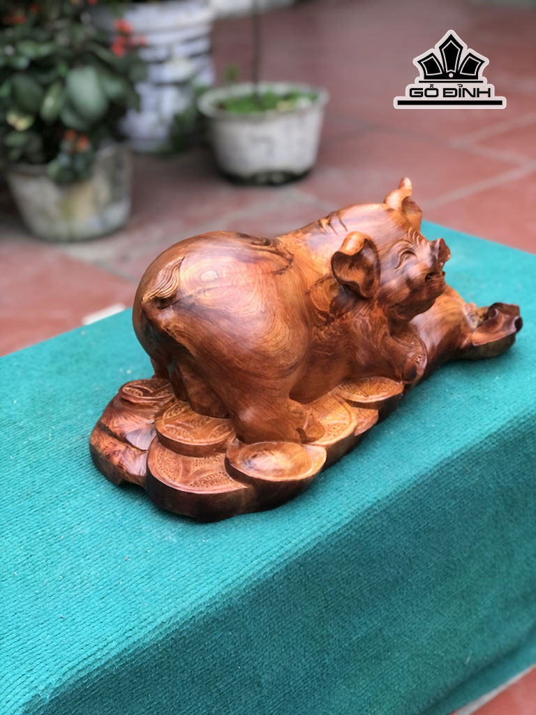 tuong-heo-phong-thuy-go-huong-cao-20-ngang-43-sau-22-cm-447843