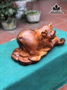 tuong-heo-phong-thuy-go-huong-cao-20-ngang-43-sau-22-cm-447843