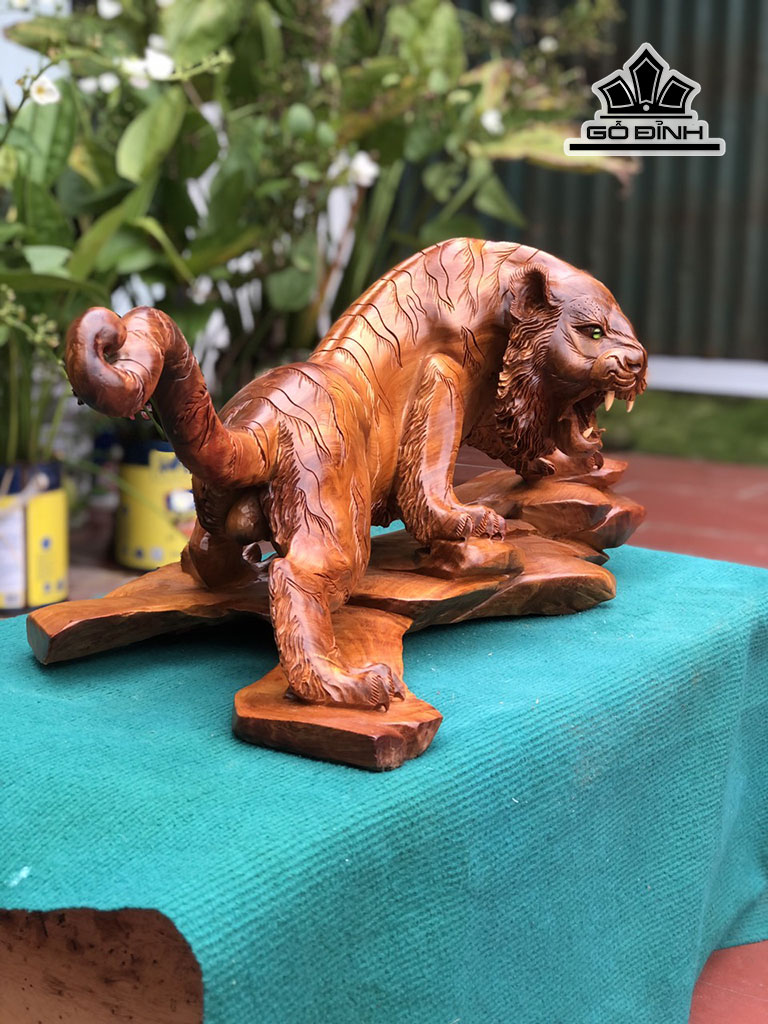 tuong-ho-phong-thuy-go-huong-cao-31-ngang-74-sau-38-cm-447844