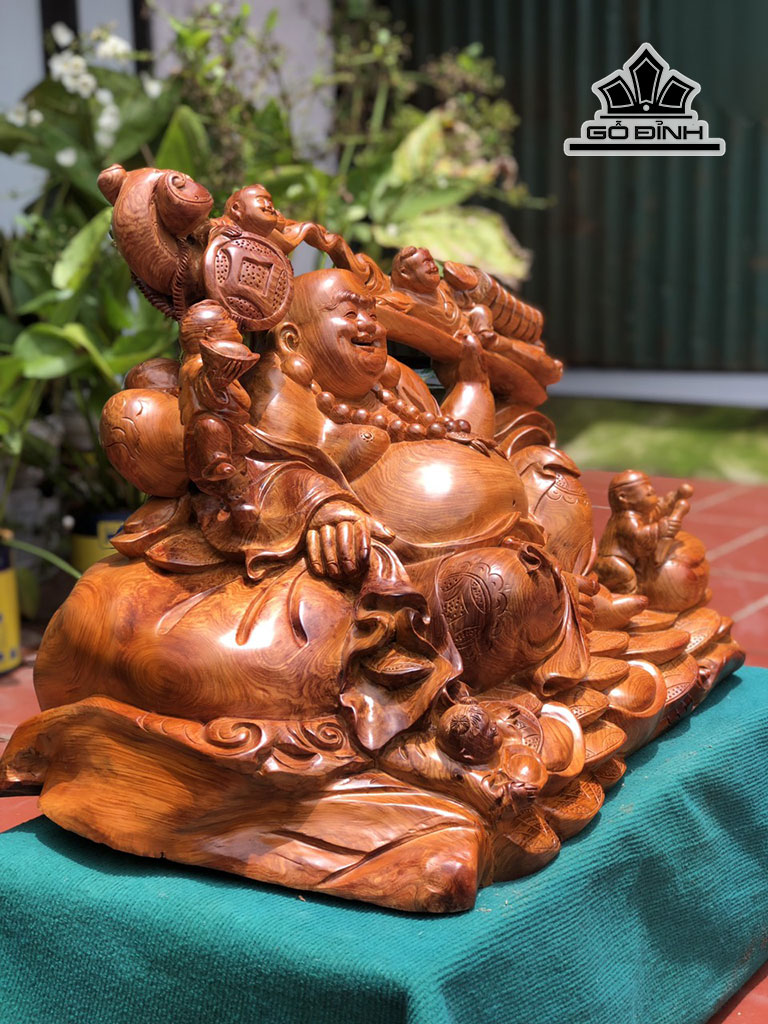 tuong-phat-di-lac-ngu-phuc-go-huong-cao-56-ngang-82-sau-50-cm-447863