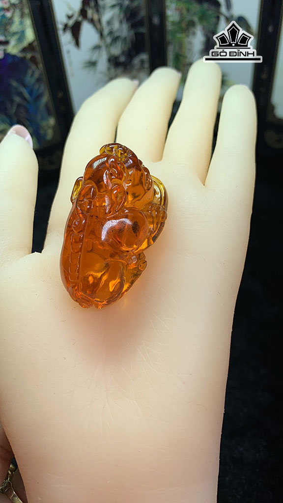 mat-day-chuyen-ty-huu-da-ho-phach-cao-424-ngang-256-sau-254-mm-146g-448158