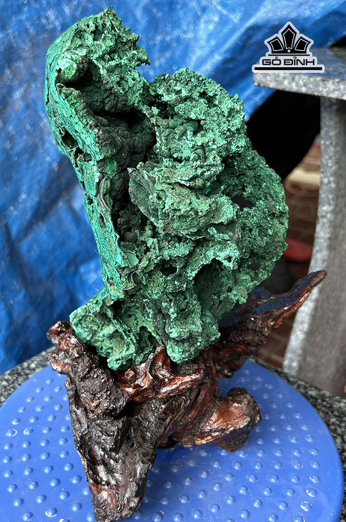 tac-pham-da-malachite-cao-26-ngang-21-cm-225kg-448274