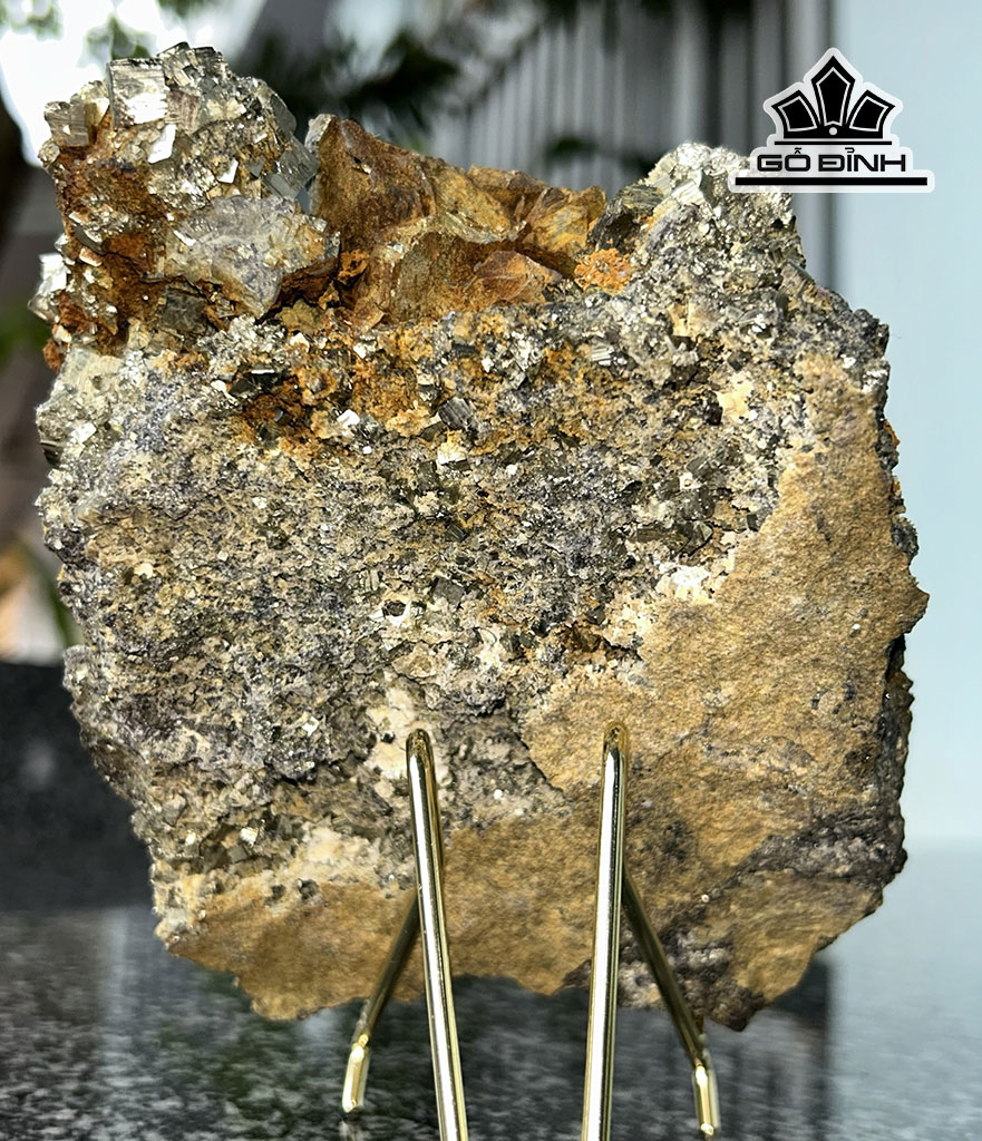 vang-gam-tinh-the-da-pyrite-cao-11-ngang-14-cm-115kg-448297