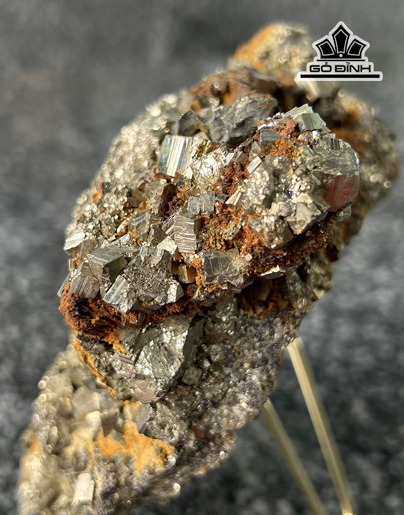 vang-gam-tinh-the-da-pyrite-cao-11-ngang-14-cm-115kg-448298