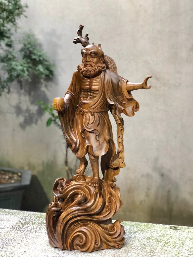 Tượng Đạt Ma Sư Tổ Quá Hải Gỗ Bách Xanh Cao 75 Ngang 35 Sâu 23 (cm)