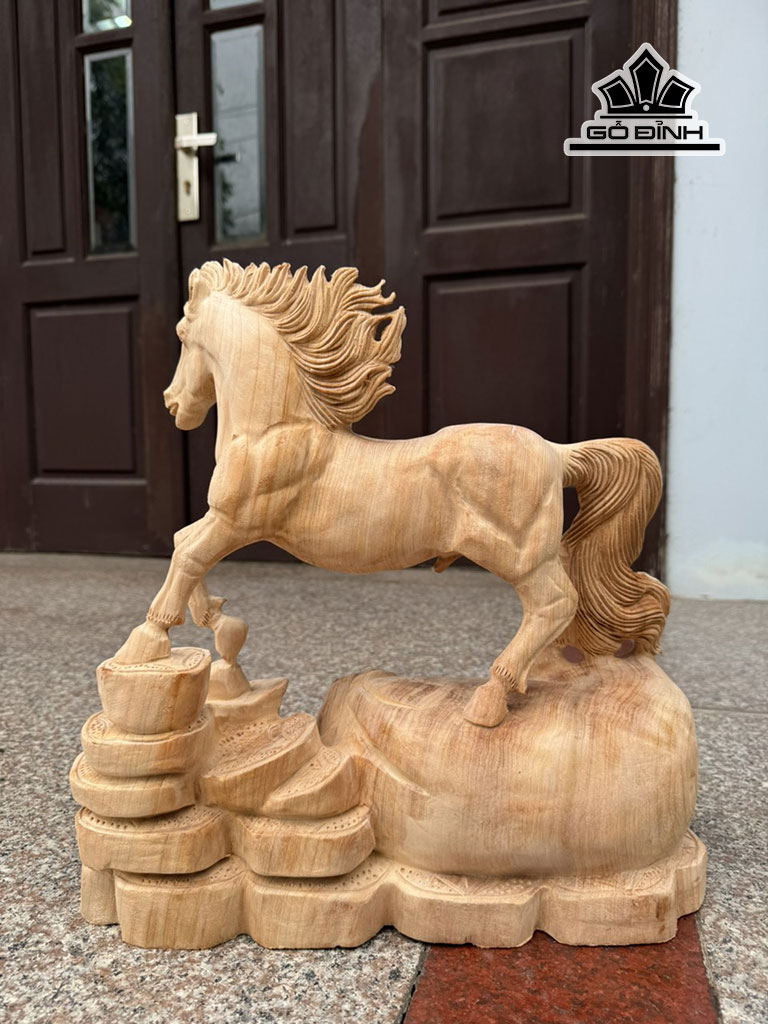tuong-ngua-phong-thuy-nhat-ma-thong-dong-go-ngoc-am-cao-40-ngang-38-sau-15-cm-449034