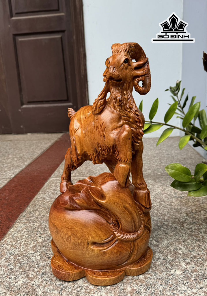 tuong-nhat-duong-go-huong-cao-43-ngang-23-sau-22-cm-449331