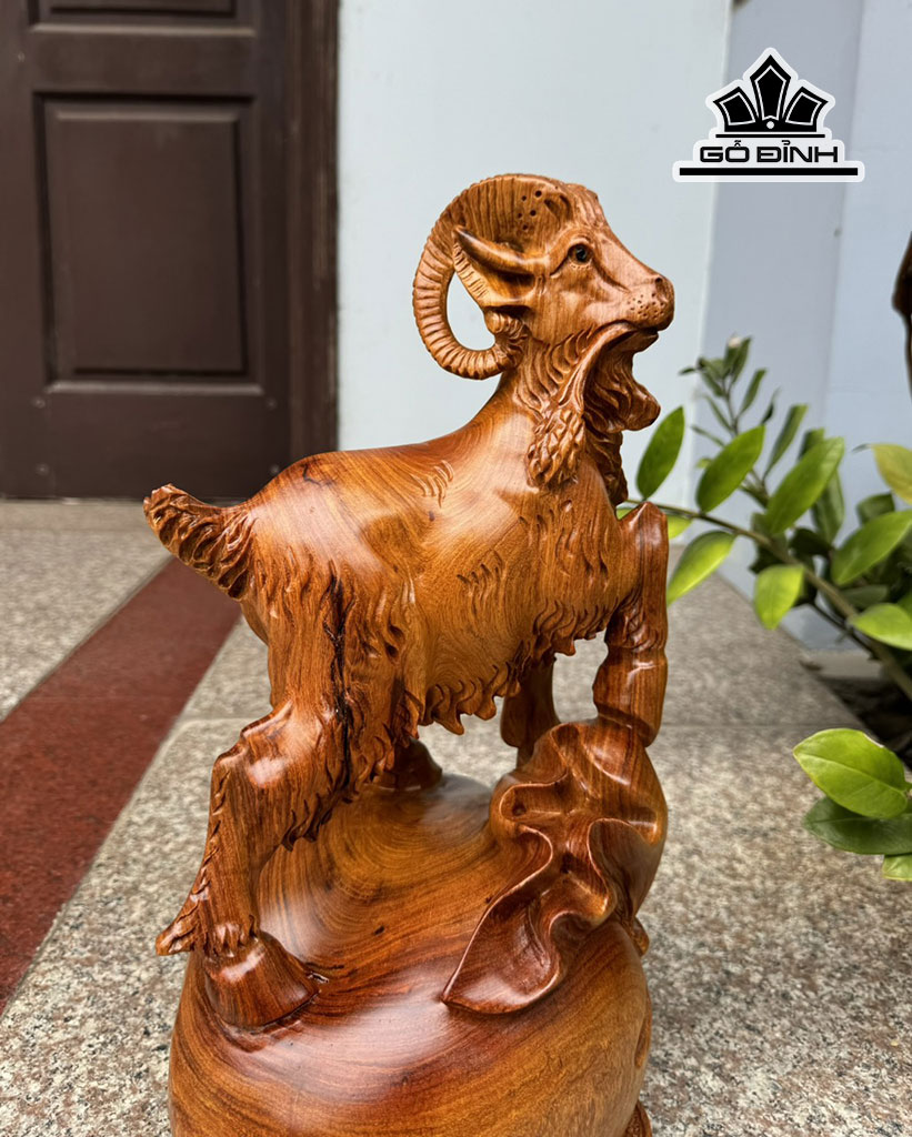 tuong-nhat-duong-go-huong-cao-43-ngang-23-sau-22-cm-449332