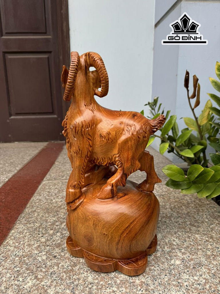 tuong-nhat-duong-go-huong-cao-43-ngang-23-sau-22-cm-449333