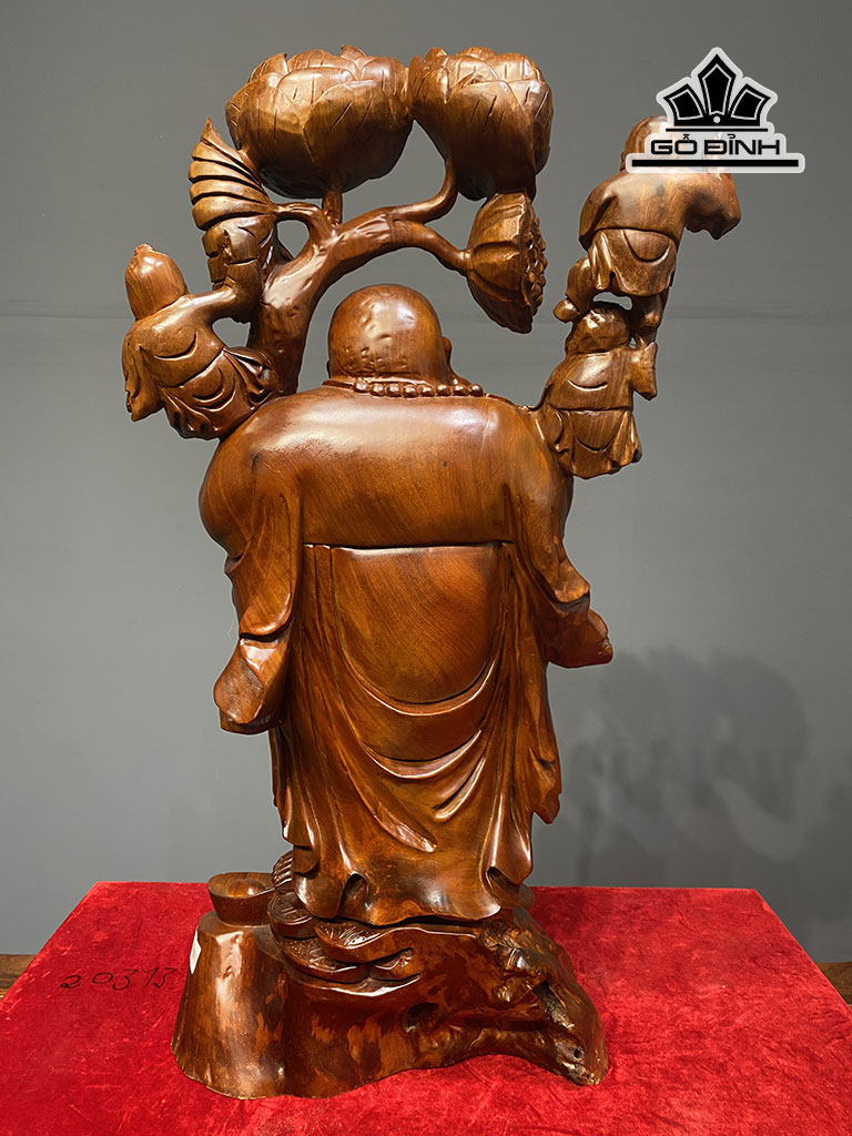 tuong-phat-di-lac-dung-vac-sen-go-huong-cao-77-ngang-40-sau-19-cm-449456