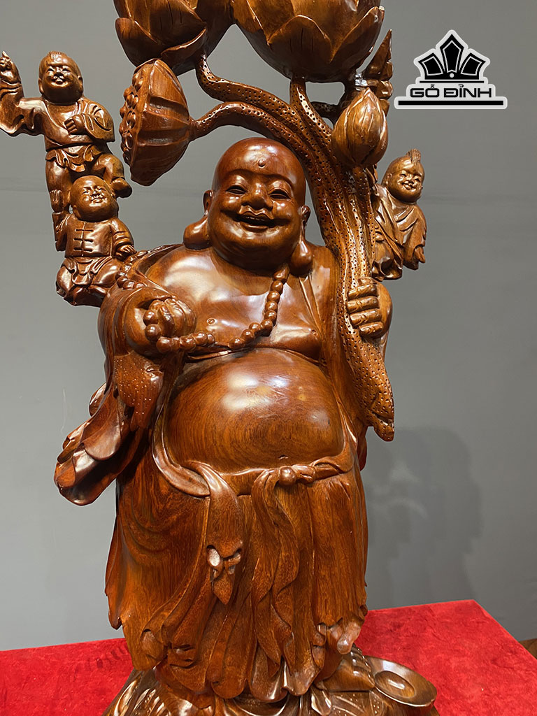 tuong-phat-di-lac-dung-vac-sen-go-huong-cao-77-ngang-40-sau-19-cm-449459