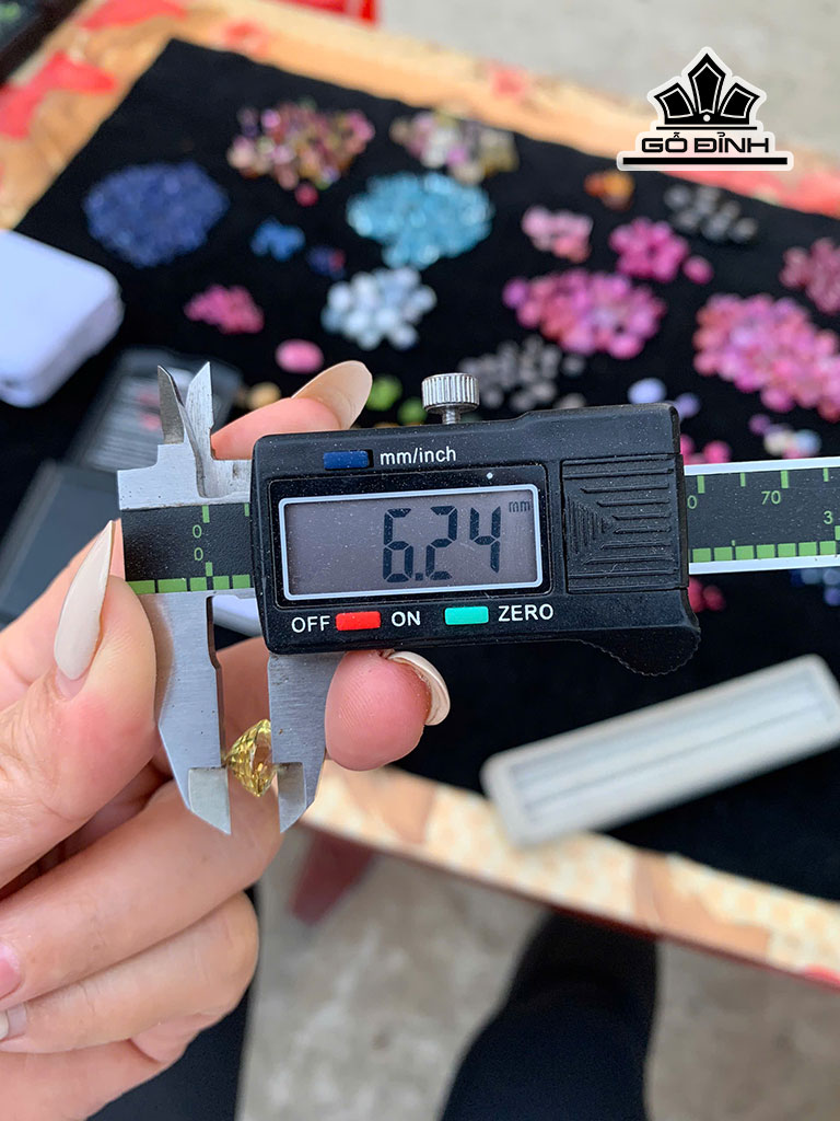 vien-da-beryl-vang-cao-1041-ngang-828-sau-624-mm-330cts-449979