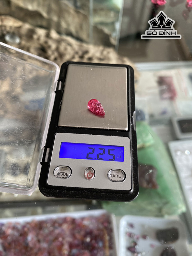 vien-da-spinel-do-co-chut-bot-225cts-449989