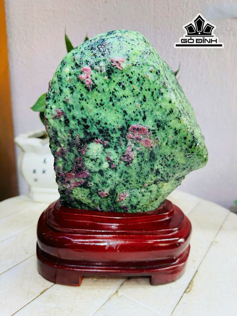 tac-pham-da-ruby-nam-phi-cao-23-ngang-15-cm-41kg-450664