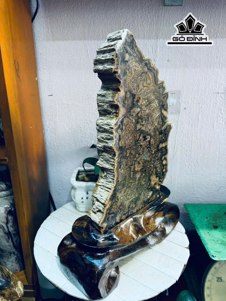 tac-pham-lat-go-thuy-tung-go-hoa-thach-cao-47-ngang-22-sau-45-cm-88kg-450668