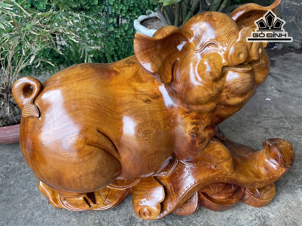 tuong-heo-go-huong-cao-43-ngang-60-sau-34-cm-450761