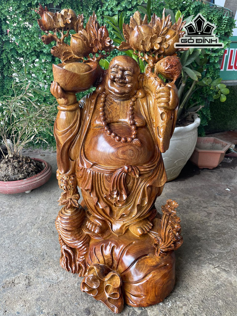 tuong-phat-di-lac-vac-dao-go-huong-cao-67-ngang-37-sau-33-cm-450783