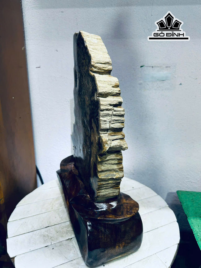 tac-pham-lat-go-thuy-tung-go-hoa-thach-van-chi-den-cao-40-ngang-23-day-45-cm-76kg-451173