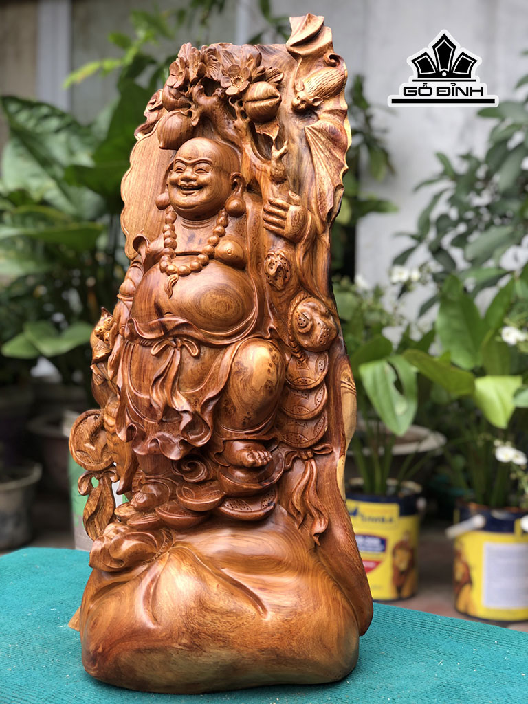 tuong-phat-di-lac-vac-dao-go-huong-cao-68-ngang-35-sau-28-cm-451479