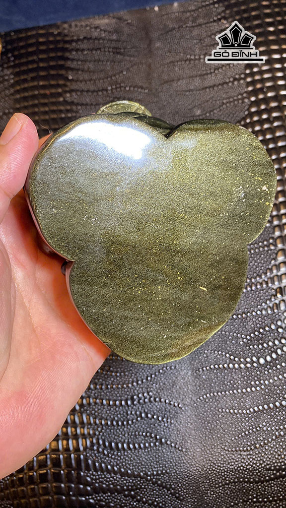 tac-pham-thiem-thu-da-obsidian-cao-1158-ngang-108-sau-468-mm-451586