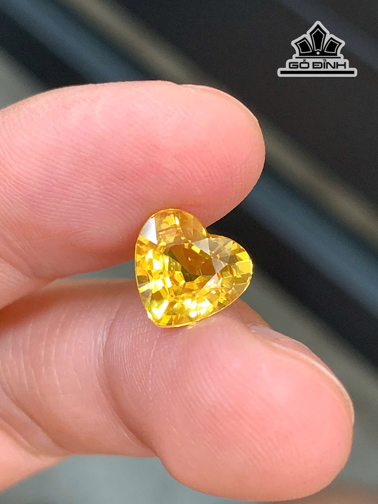 vien-da-sapphire-vang-cao-88-ngang-43-mm-222cts-451743