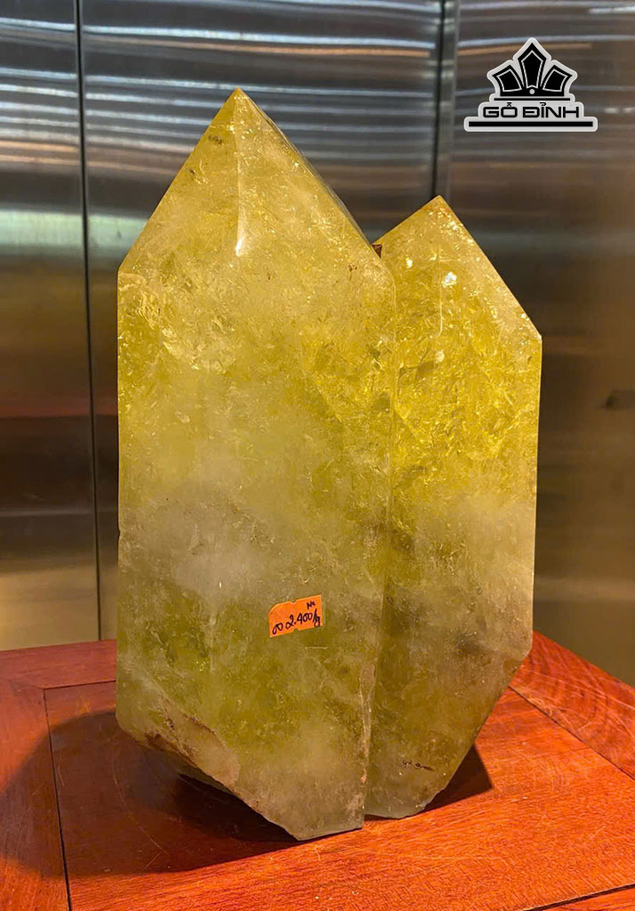 song-tru-uyen-uong-da-thach-anh-vang-cao-28-ngang-18-sau-13-cm-109kg-451891